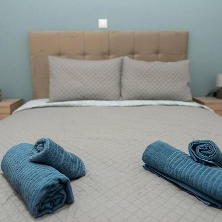 Renovated Spacious Flat 7Min To Subway Station- Atina Dış mekan fotoğraf