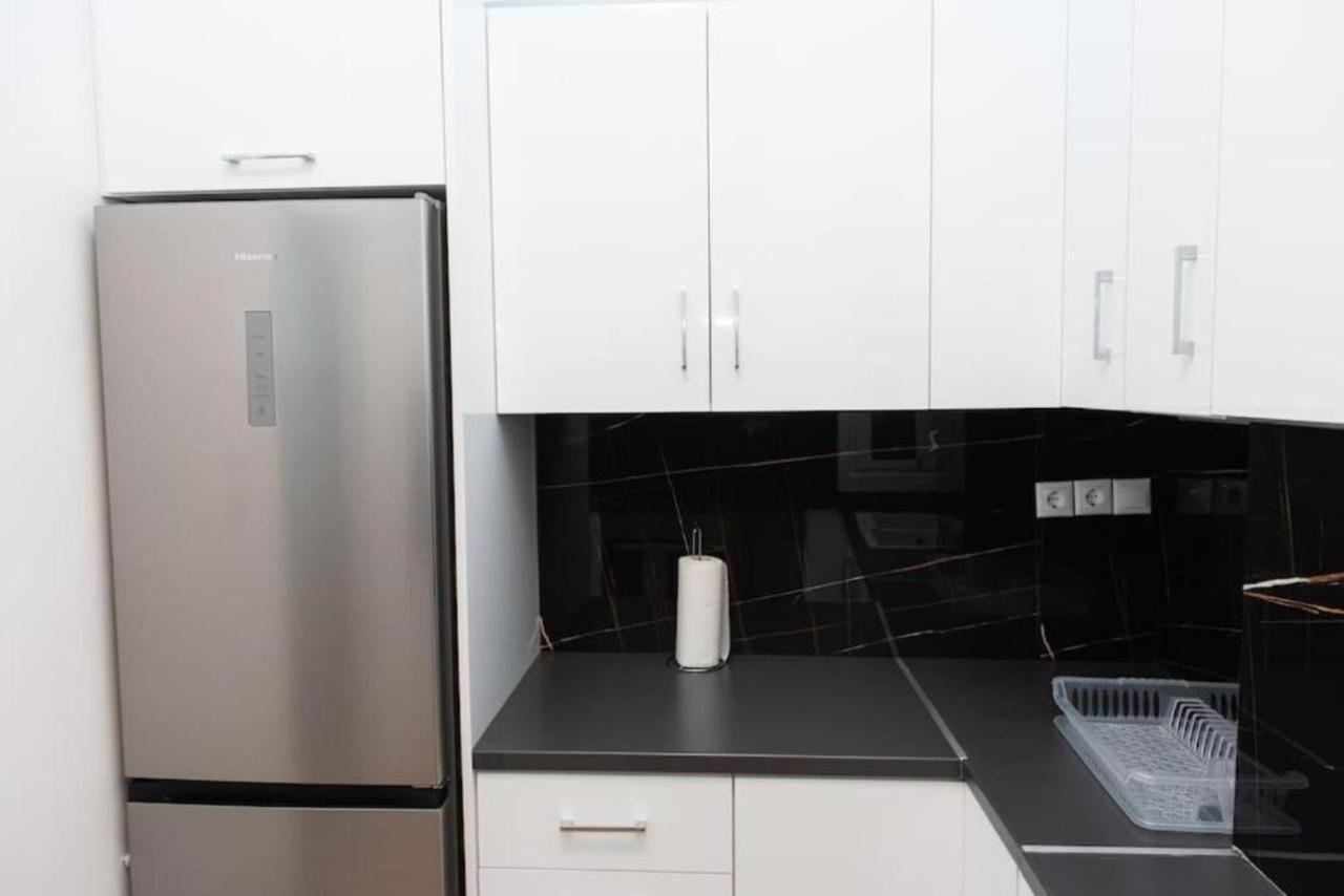 Renovated Spacious Flat 7Min To Subway Station- Atina Dış mekan fotoğraf